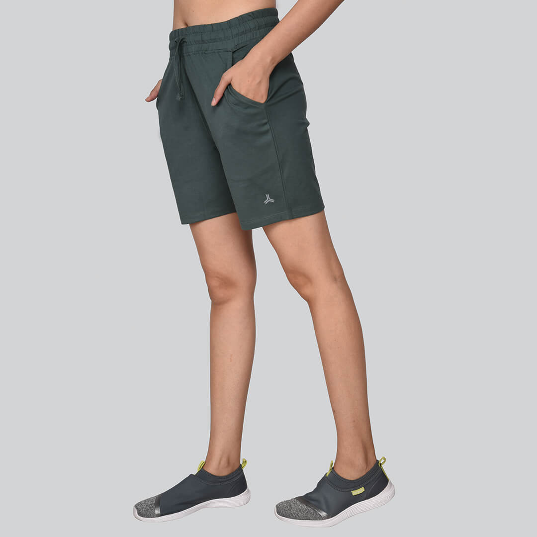 Essential Shorts - Kelp Green