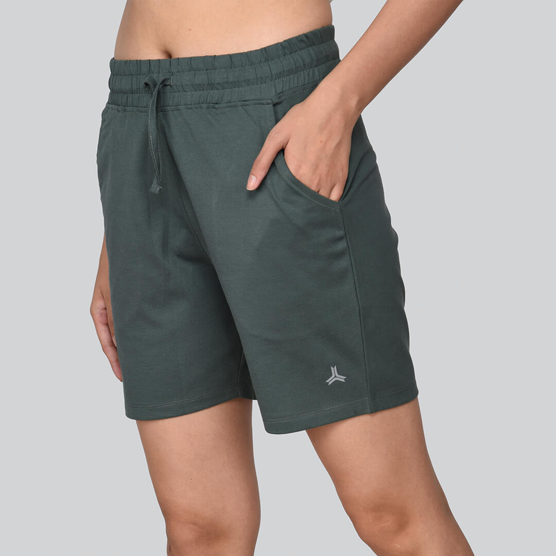 Essential Shorts - Kelp Green